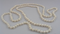 Perlový náhrdelník bílý