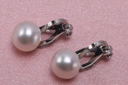 Klipsové náušnice s bílou perlou