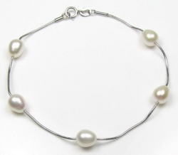 Náramek z bílých perel