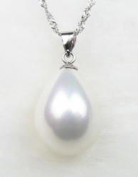 Přívěšek z shell perly 